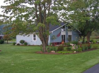 11339 Trillium Ln, Conneaut Lake, PA 16316