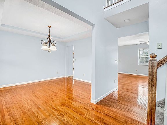 4th image of 6463 Jennifer Ct