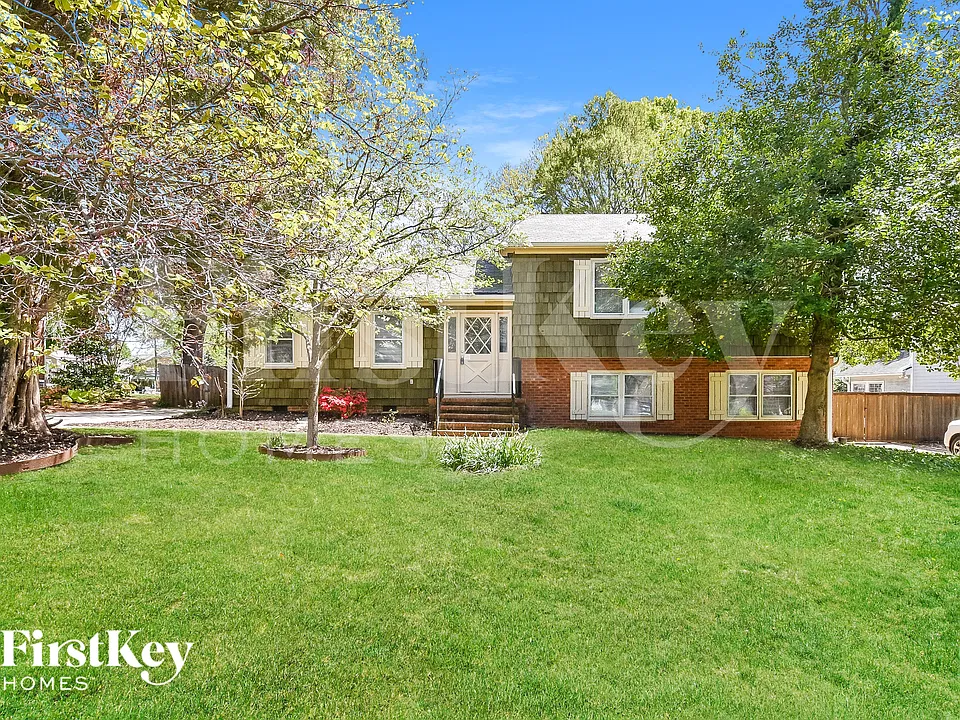 1714 Clarendon Dr