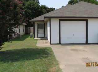 2822 James Rd, Granbury, TX 76049