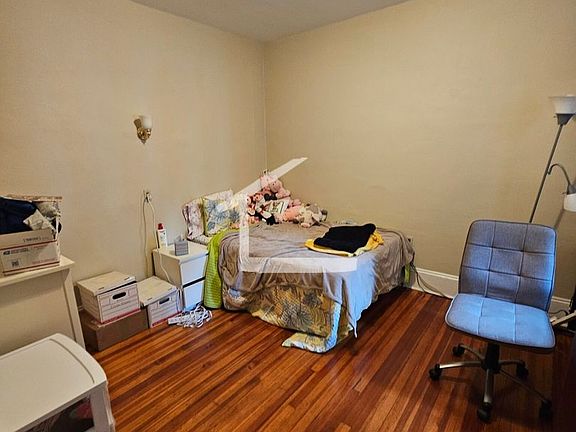 2nd image of 9 Euston St #2