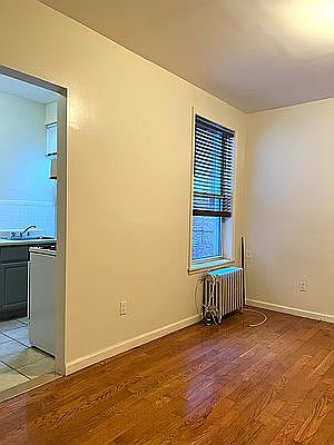 3rd image of 260 19th St #B