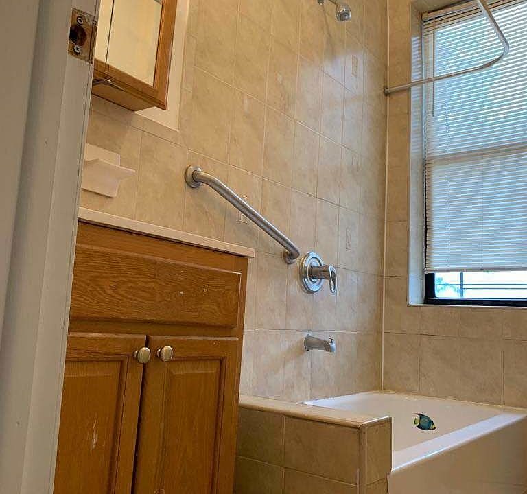 2nd image of 675 Linden Blvd #2B