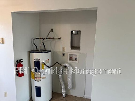 3rd image of 1235 Hilltop Cir