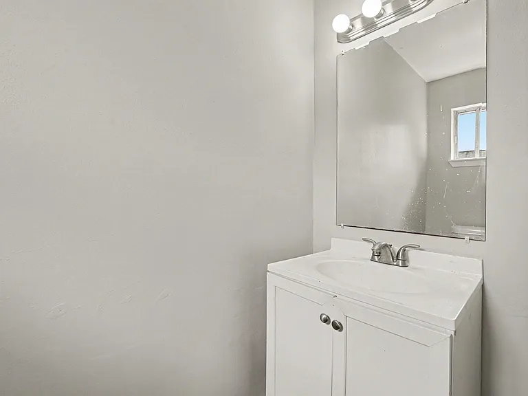 8807 Barton St — Photo 15