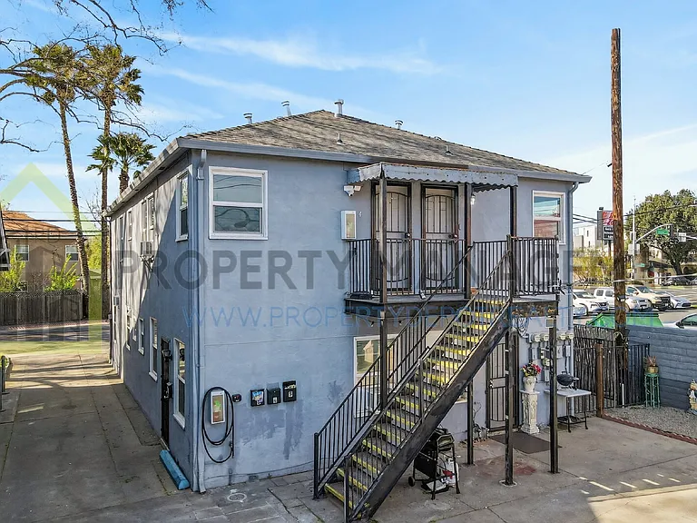 2519 Freeport Blvd #4 — Photo 1