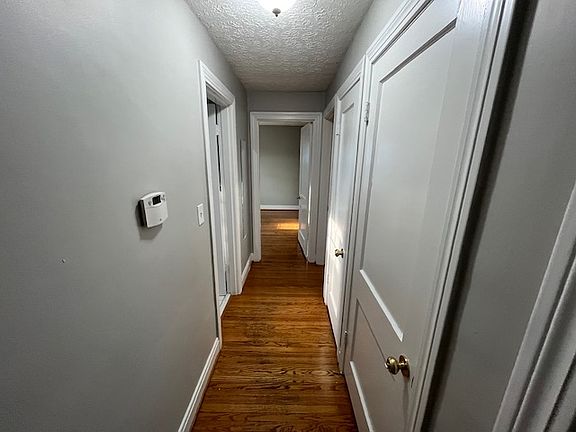 3rd image of 220 Fairmeade