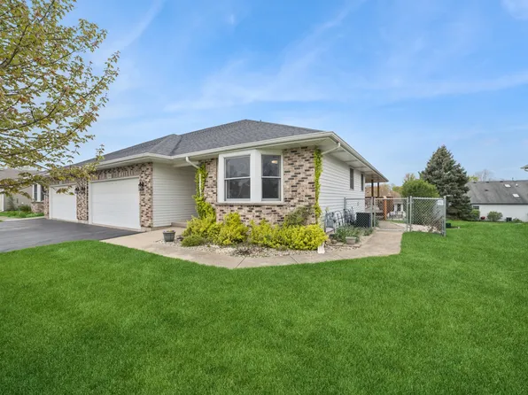 209 Julie Ln, Hampshire, IL 60140