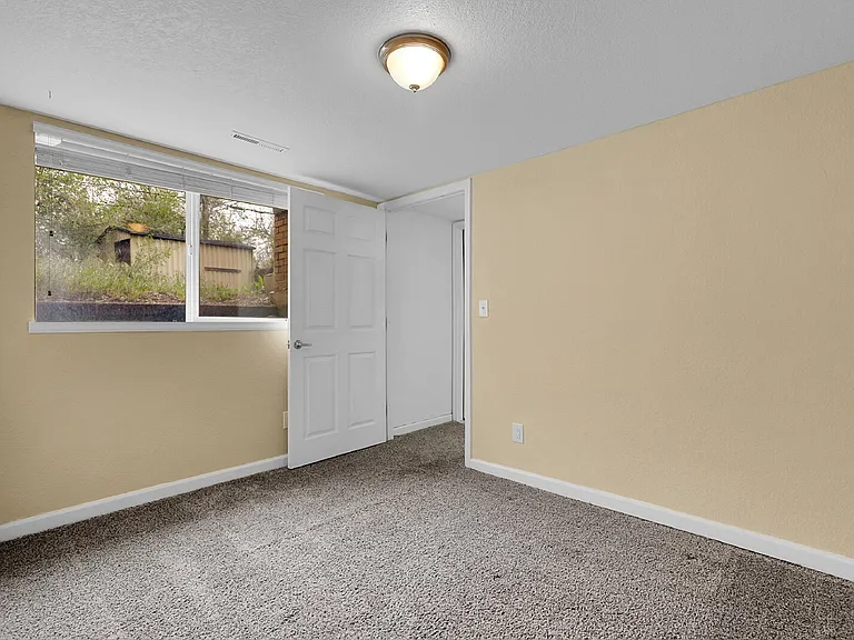 5454 S Elmwood St #5454 S ELMWOOD ST — Photo 20