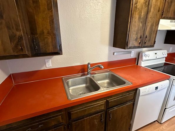 415 N 18th St, Elma, WA 98541