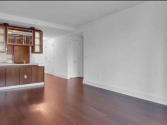 4th image of 60 Riverside Blvd APT 1904