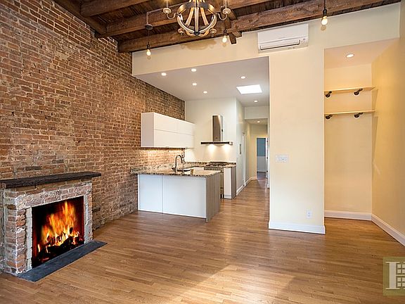 3rd image of 251 W 70th St APT 4