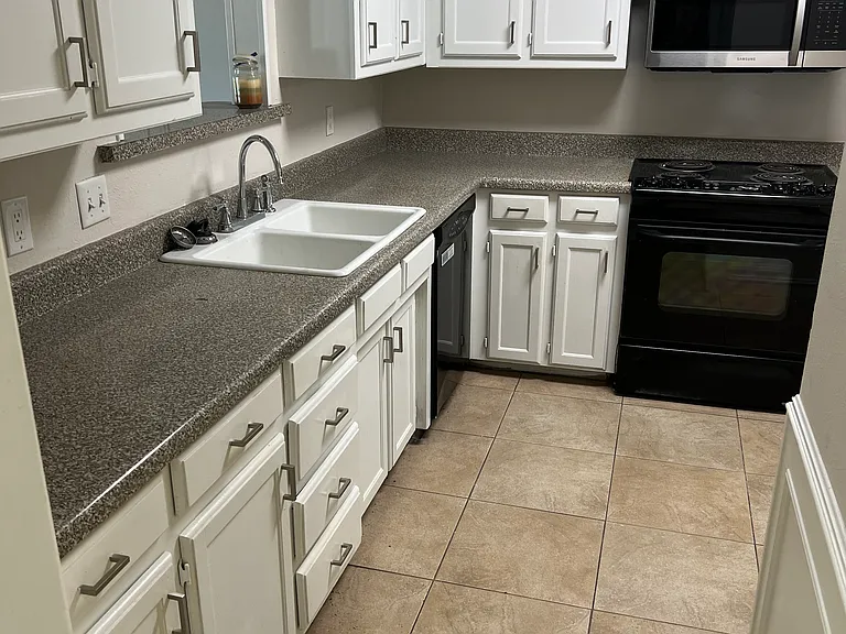 500 Cedar Elm Ln #500 — Photo 9