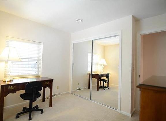 5th image of 913 Dorton Ln