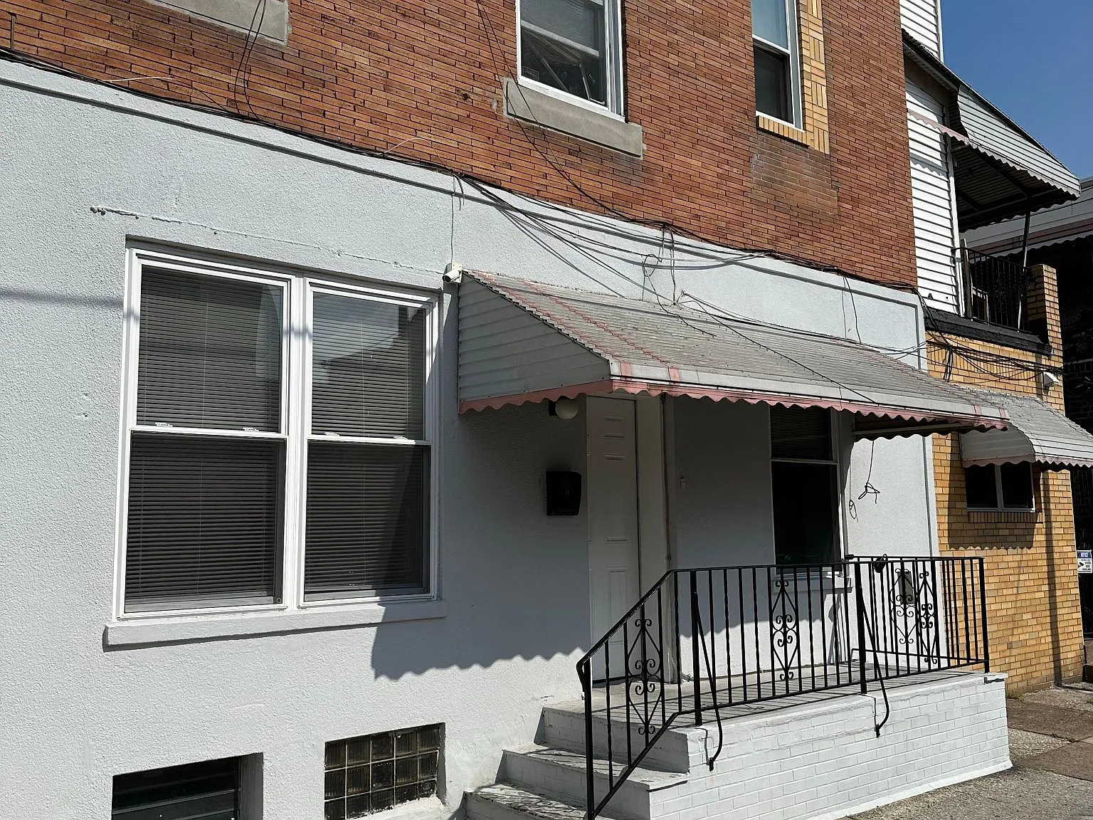 2 bed, 900 sqft, $1,600 — Photo 2