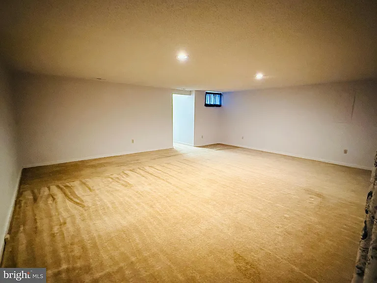 835 Chanticleer — Photo 46