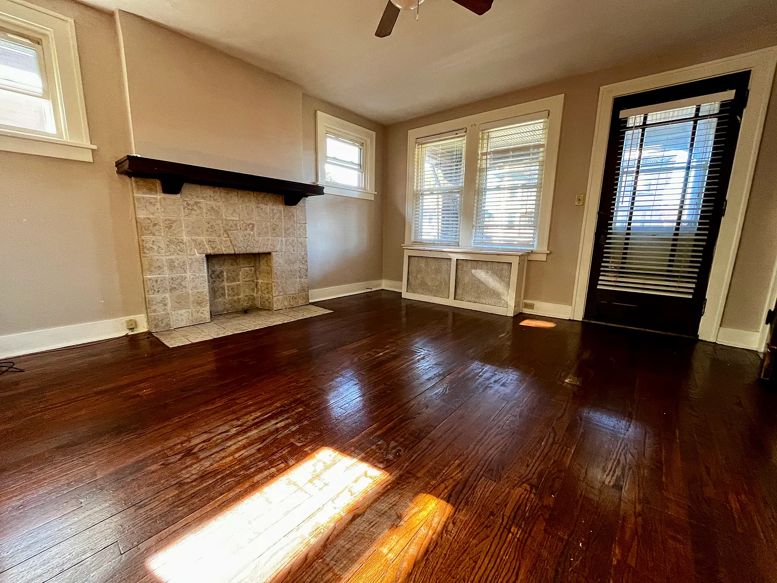 2 bed, $1,025 — Photo 2