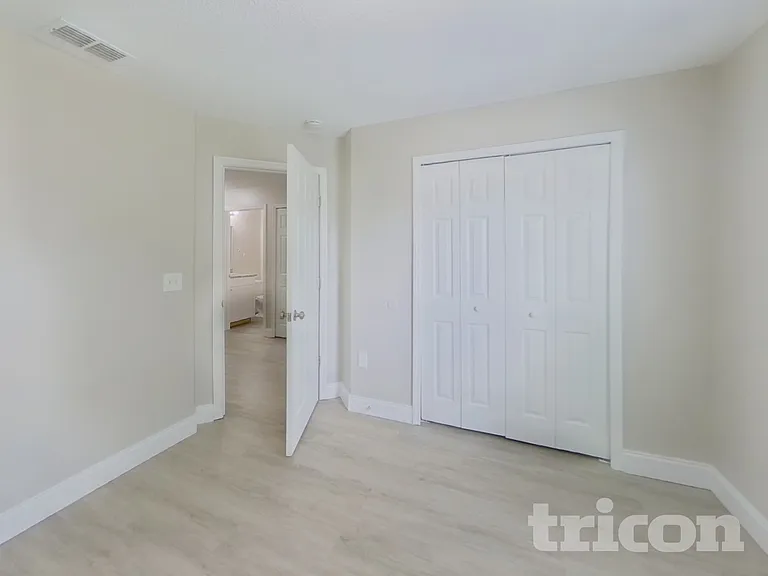 906 Dartmouth Ct — Photo 12