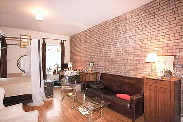 Rented by R New York