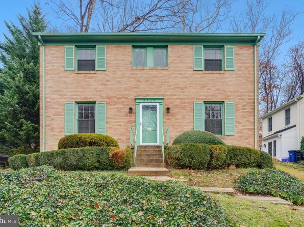 9424 Bulls Run Pkwy, Bethesda, MD 20817
