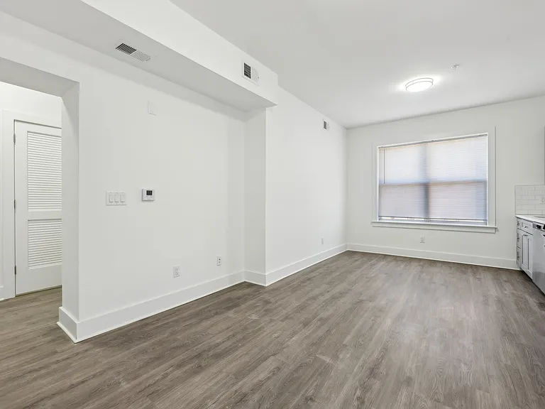 446-450 Irvine Turner Blvd #3D — Photo 10