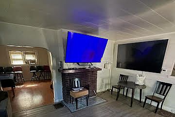 4th image of 900 Crestmore Ave