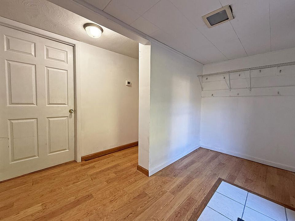 4th image of 1227 Mount Carmel Dr