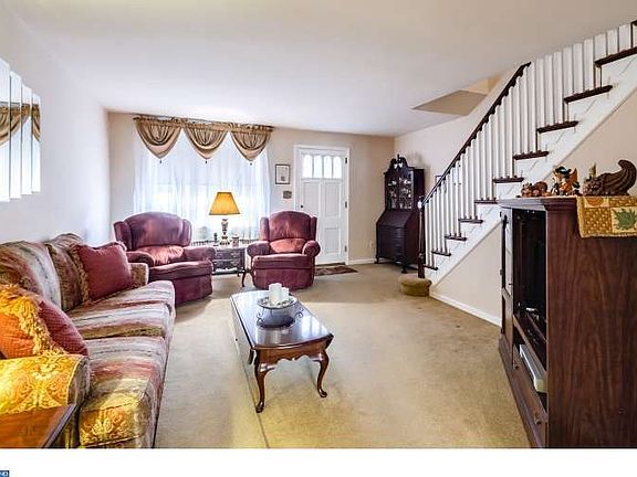 5th image of 3131 Englewood St