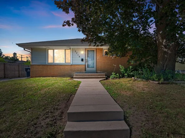 7719 W Winfield AVENUE, Milwaukee, WI 53218