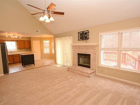 4th image of 405 Broad Bend Cir
