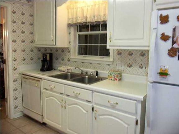 2nd image of 6331 Hibiscus Ln