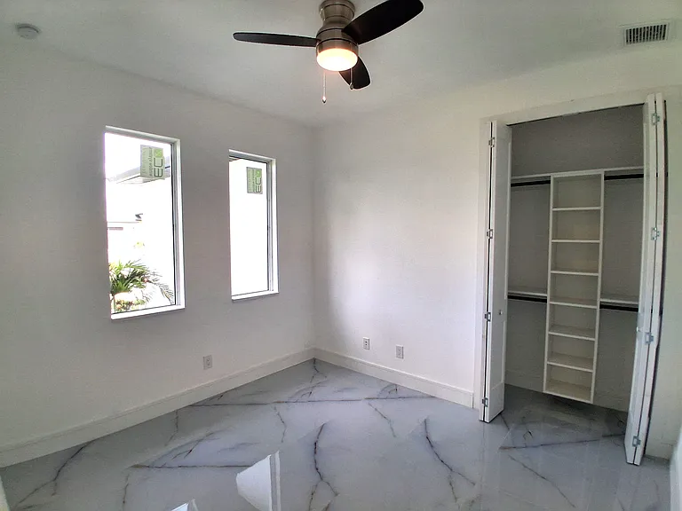 1523 NE 19th Ave — Photo 25