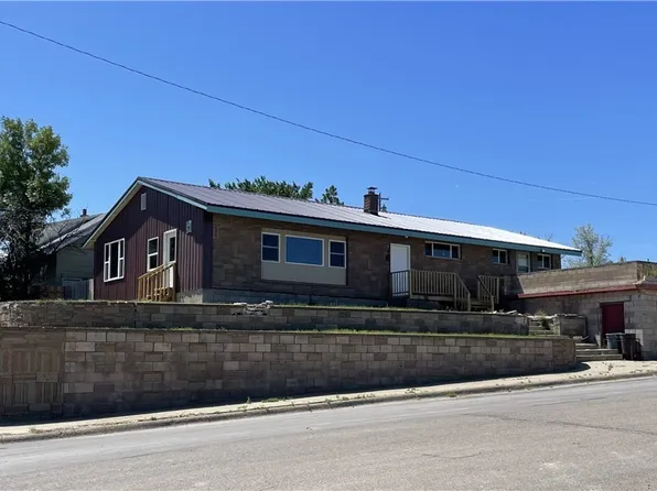 601 12th St, Circle, MT 59215