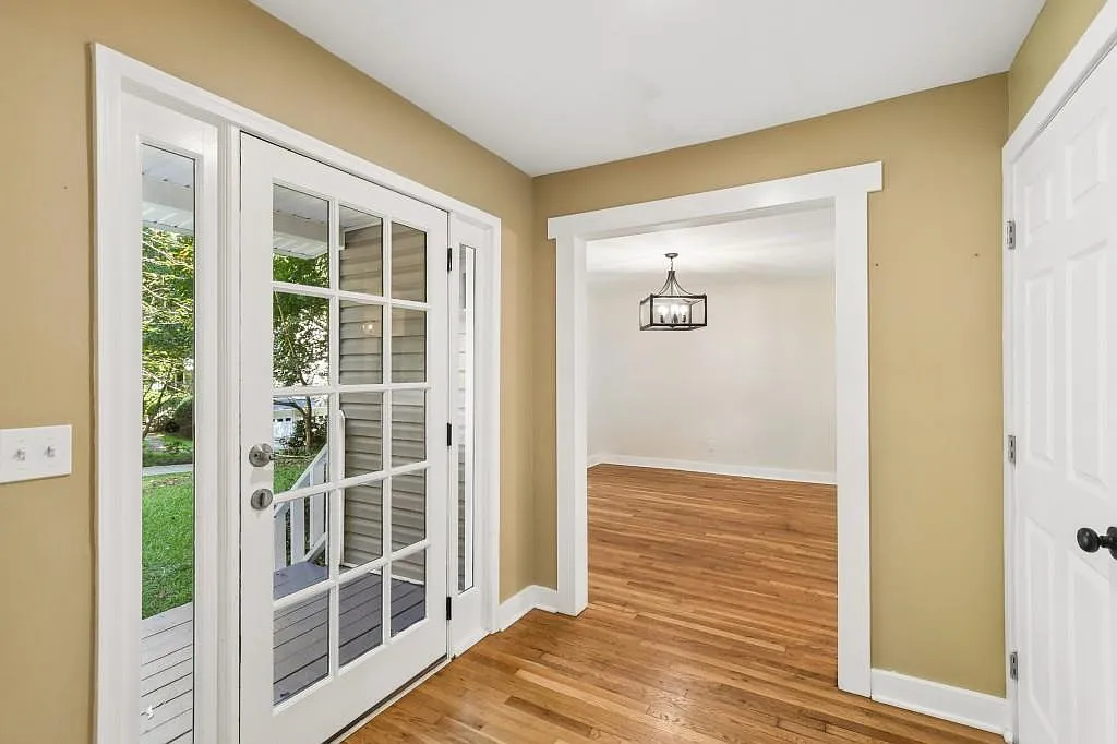 5 bed, 4.5 bath, 3168 sqft, $3,900 — Photo 3