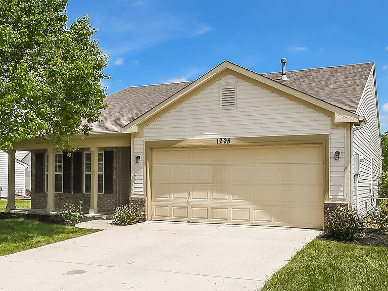 1295 Spring Lake Dr — Photo 1