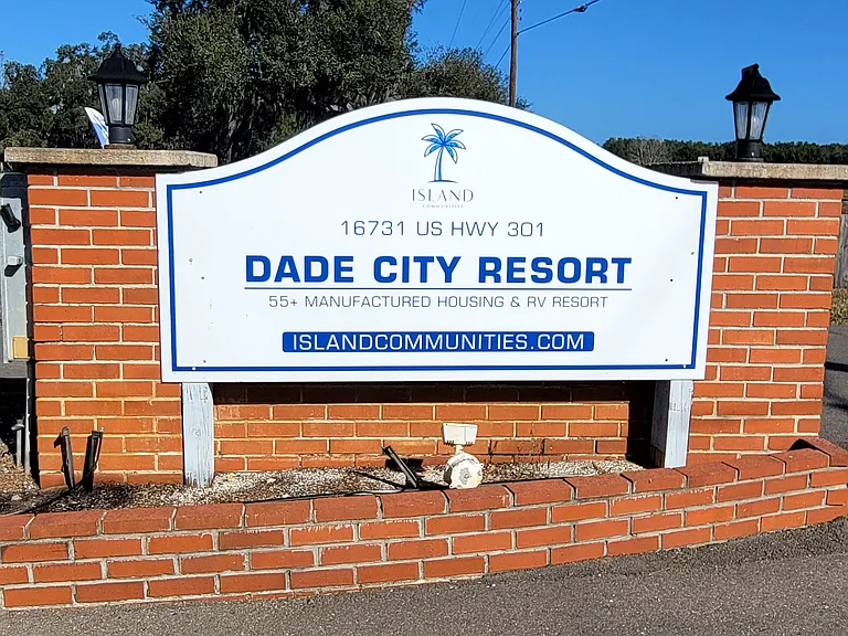 Dade City RV Resort — Photo 13
