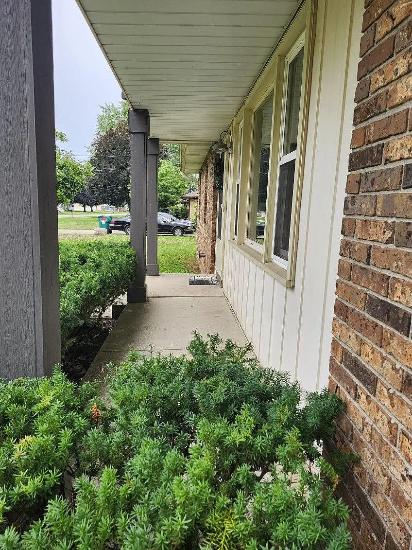 3 bed, 1900 sqft, $2,200 — Photo 4