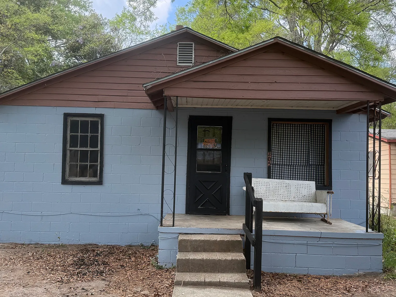 3 bed, 1000 sqft, $1,000 — Photo 1