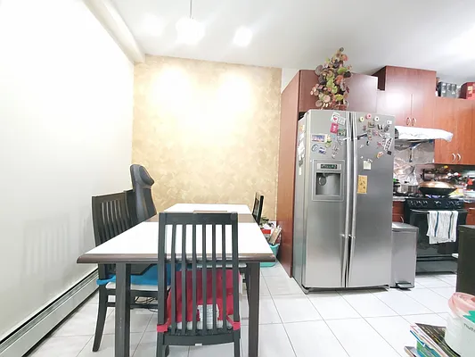 Sold by Remax Real Estate Professionals | media 19