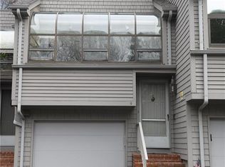 4494 Post Rd APT 4, Warwick, RI 02818