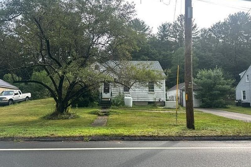 1st image of 721 Worcester Rd