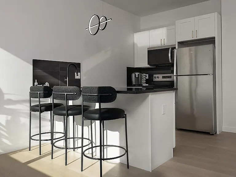 Oasis Apartments — Photo 7