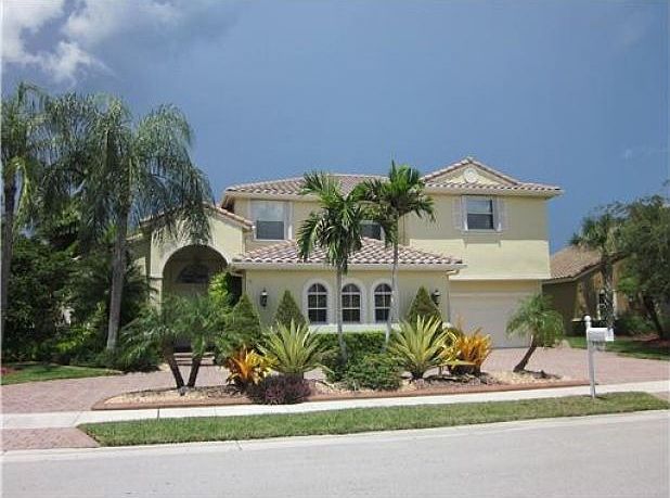 1st image of 750 SW 184th Ter
