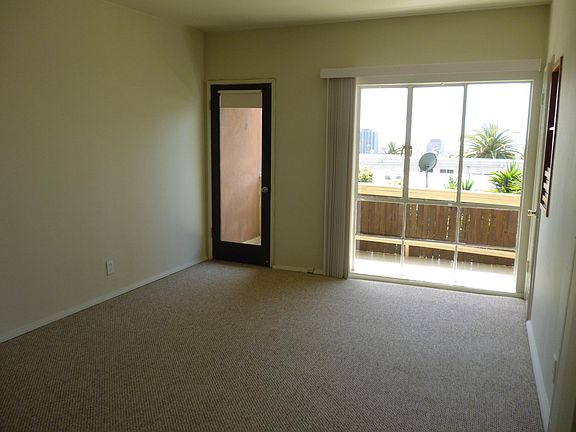 4th image of 1925 Grace Ave APT 12