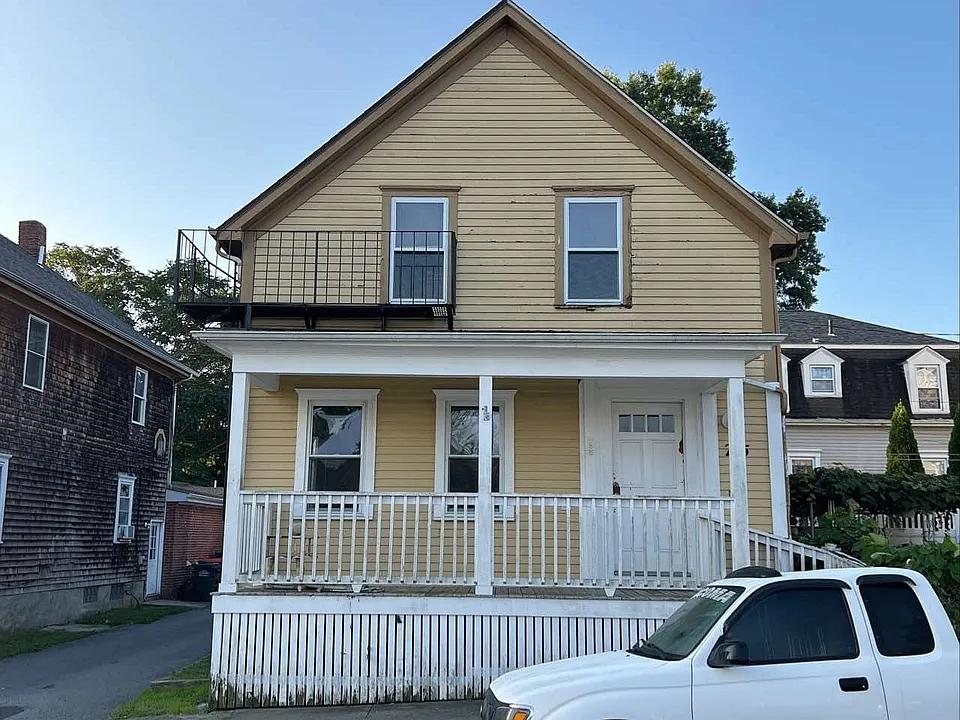 26 Sycamore St #1S