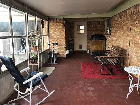 5th image of 1808 Lexington Pl