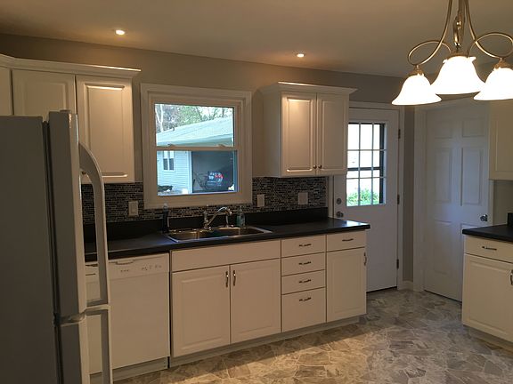 3rd image of 116 E Washington St