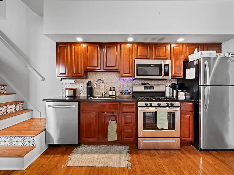 428 Lombard St #1 — Photo 12