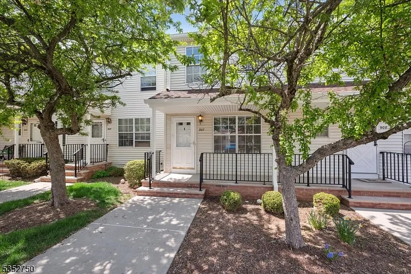 Building Photo - 907 Wetherburn Ct