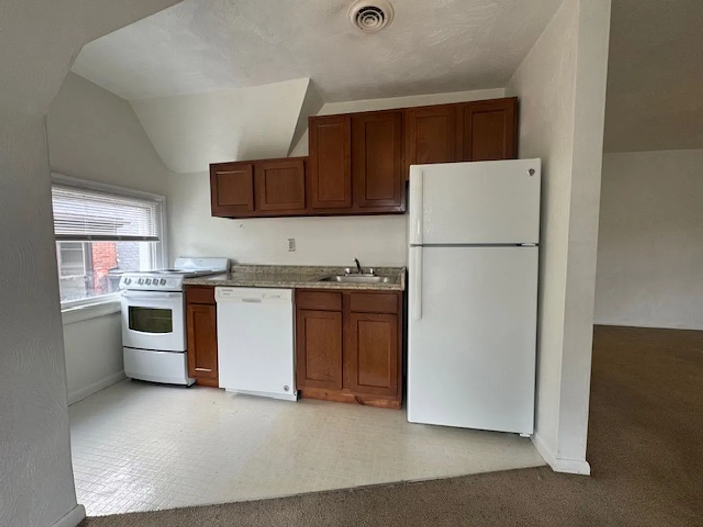 333 Morewood Avenue — Photo 2